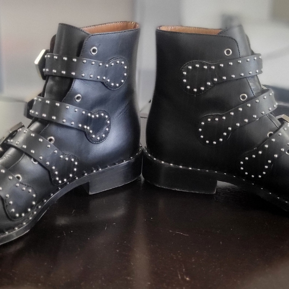 Boots - Picture 7 of 7